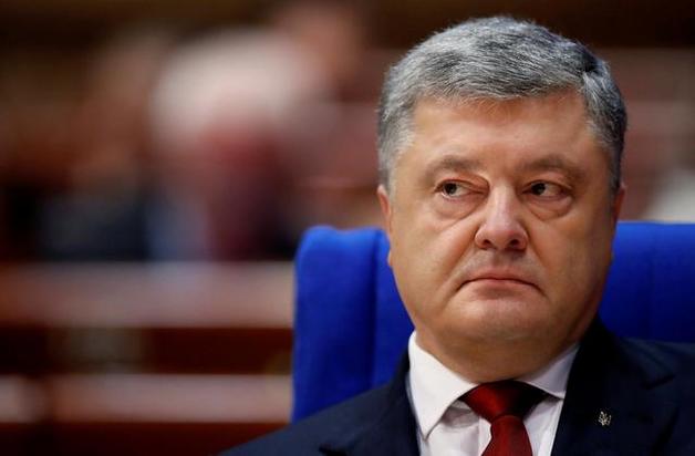 Вместо допроса в ГБР Порошенко улетел в Испанию