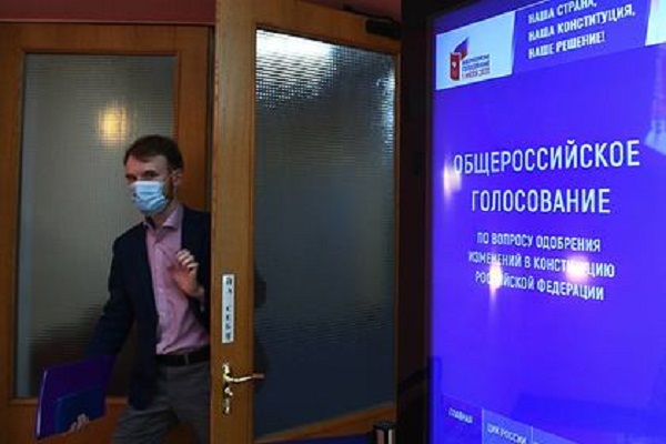 Путин проголосует по поправкам в Конституцию на избирательном участке