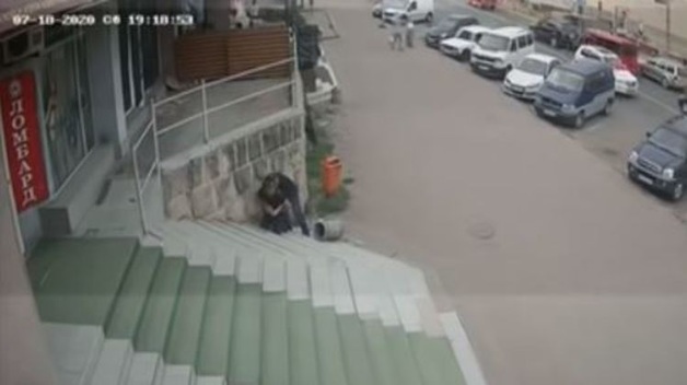 Опубликовано видео двухминутной драки и мгновенного убийства в Черновцах