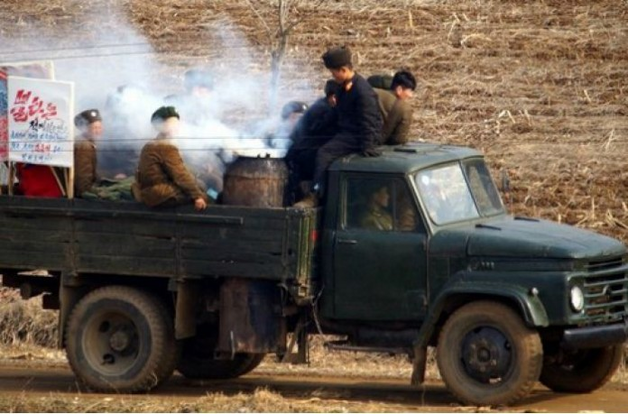 Украинцев поразили необычные автомобили в КНДР