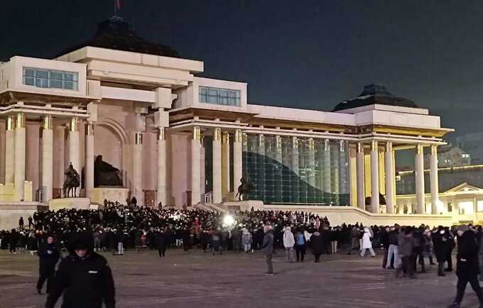 Митинг в Монголии: протестующие требуют решения экологических и экономических задач