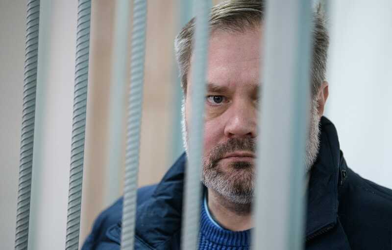 Бывший мэр Дегтярска Владимир Пильников признал получение взяток и выразил желание отправиться на фронт
