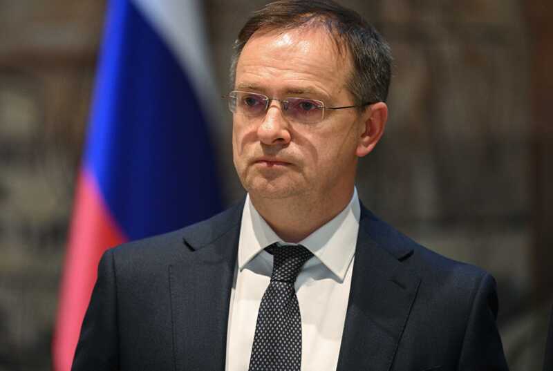 Мединский назвал призыв Киева вернуть детей "представлением для европейских пожилых женщин"