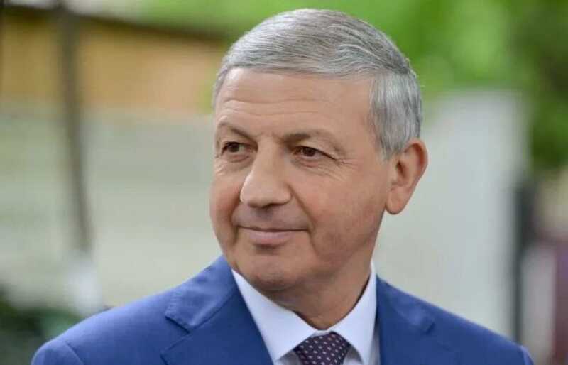 Вячеслава Битарова обвиняют в махинациях с кредитом на миллиард рублей
