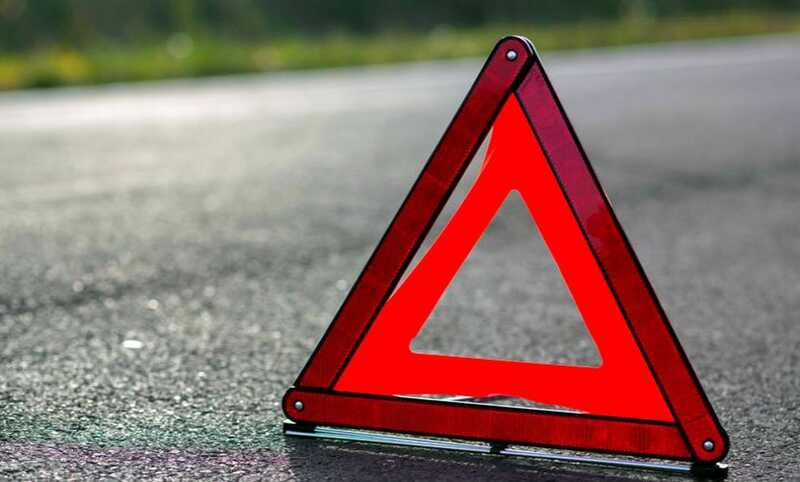 Три человека погибли в аварии с участием легкового автомобиля и грузовика в Иркутской области