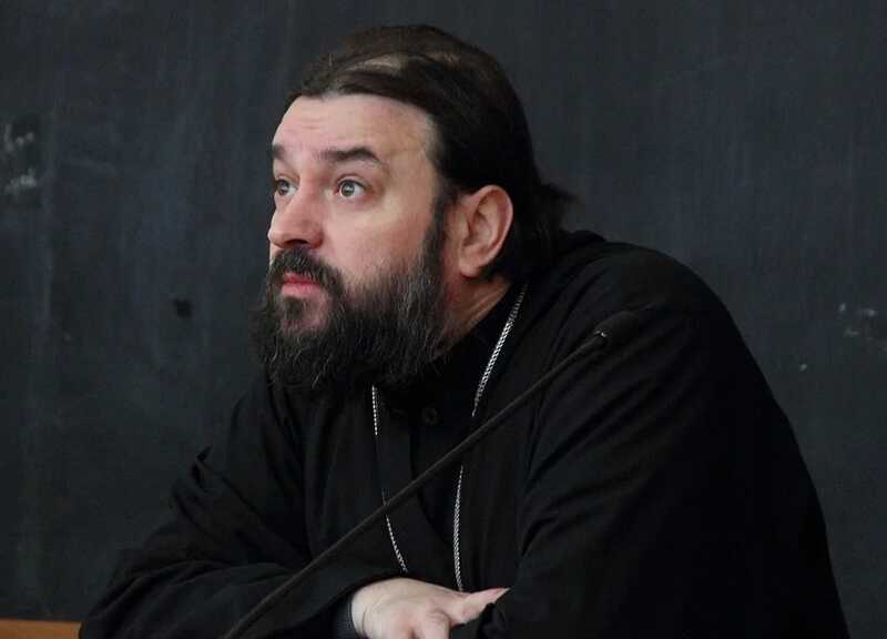 В РПЦ заступились за протоиерея Ткачёва и обвинили Остапа Томилова в «блокировке законов против абортов»