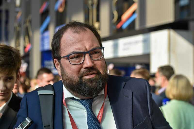 Министр цифрового развития Шадаев выразил поддержку избирательному наказанию за "экстремистские" поисковые запросы в интернете