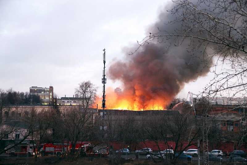 В Москве Следственный комитет настаивает на аресте владельцев нелегально функционирующего хостела, где случился пожар