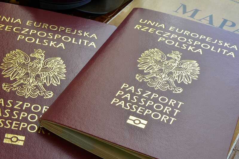 Иностранцы массово оформляют заявки на польское гражданство: правительство увеличивает сборы