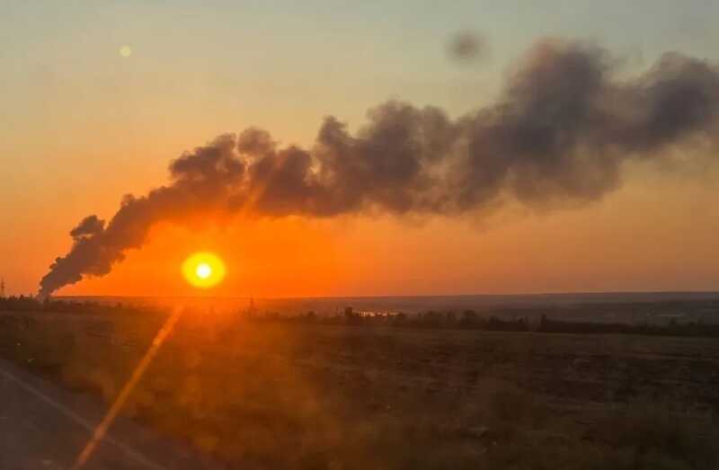 Пожар на Новошахтинском НПЗ в Ростовской области не утихает уже свыше двух дней