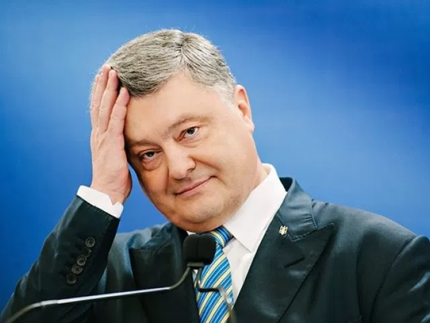 Порошенко мог вывезти из Украины крупную сумму денег – журналист