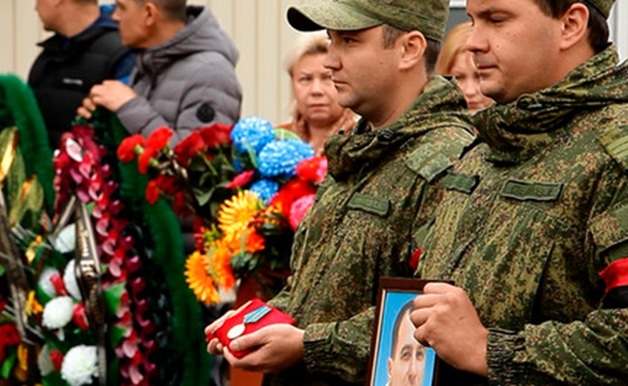 В Братске пристав забрал у матери погибшего в Сирии военного более 500 тысяч рублей компенсации за его смерть