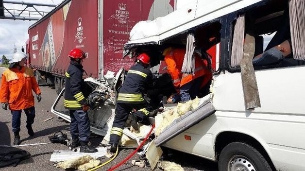 Первый ряд погиб мгновенно: список жертв страшного ДТП под Житомиром