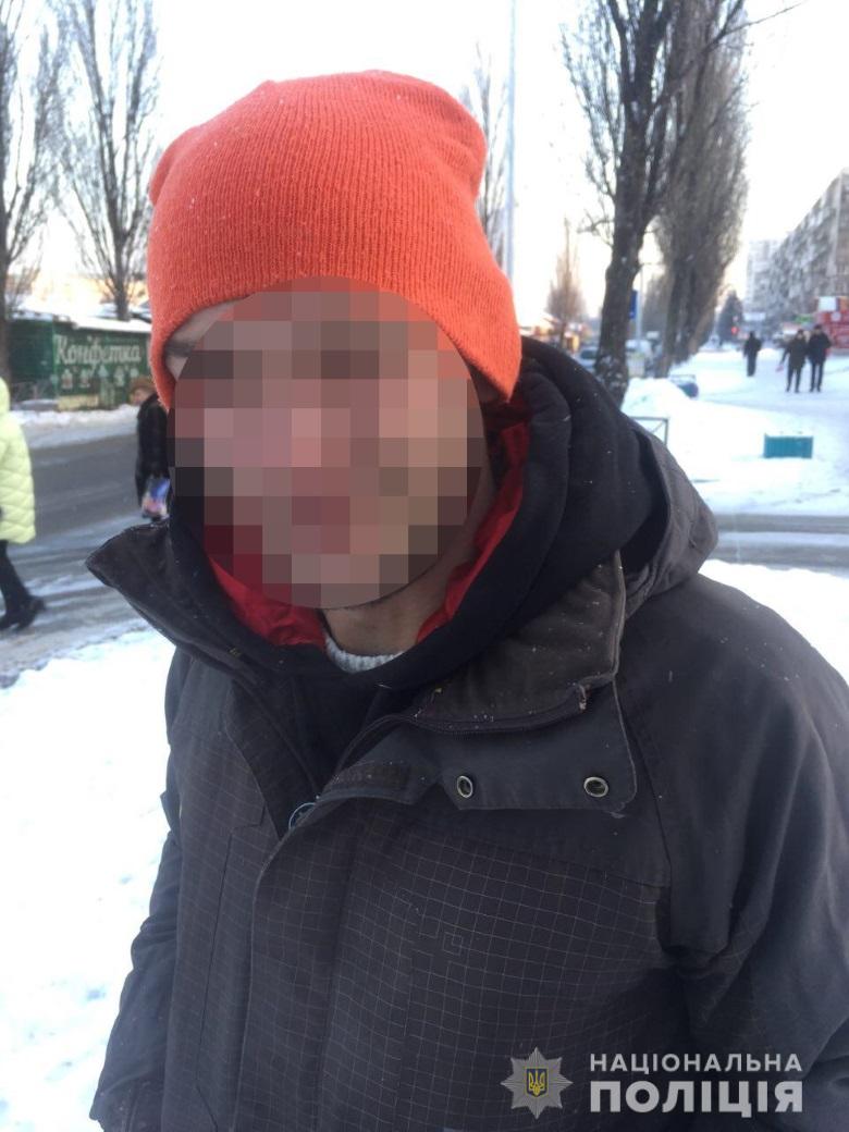 Мужчина вошел в открытую дверь квартиры и вынес оттуда деньги и вещи Мужчина вошел в открытую дверь квартиры и вынес оттуда деньги и вещи qeuixritqidrqglv