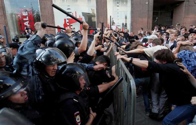 РосСМИ: Террористы планируют теракты на протестных митингах